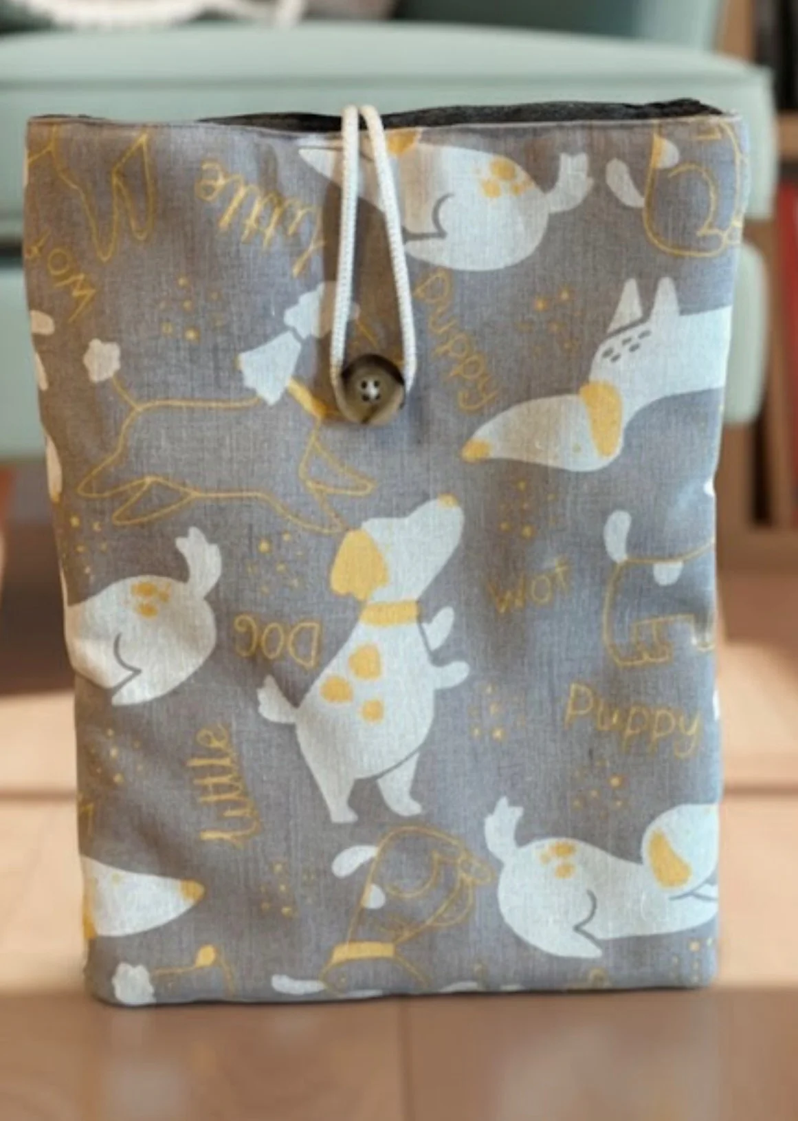 Funda Acolchada de Tela con Diseño de Perros para Libros y Tablets - Imagen 2