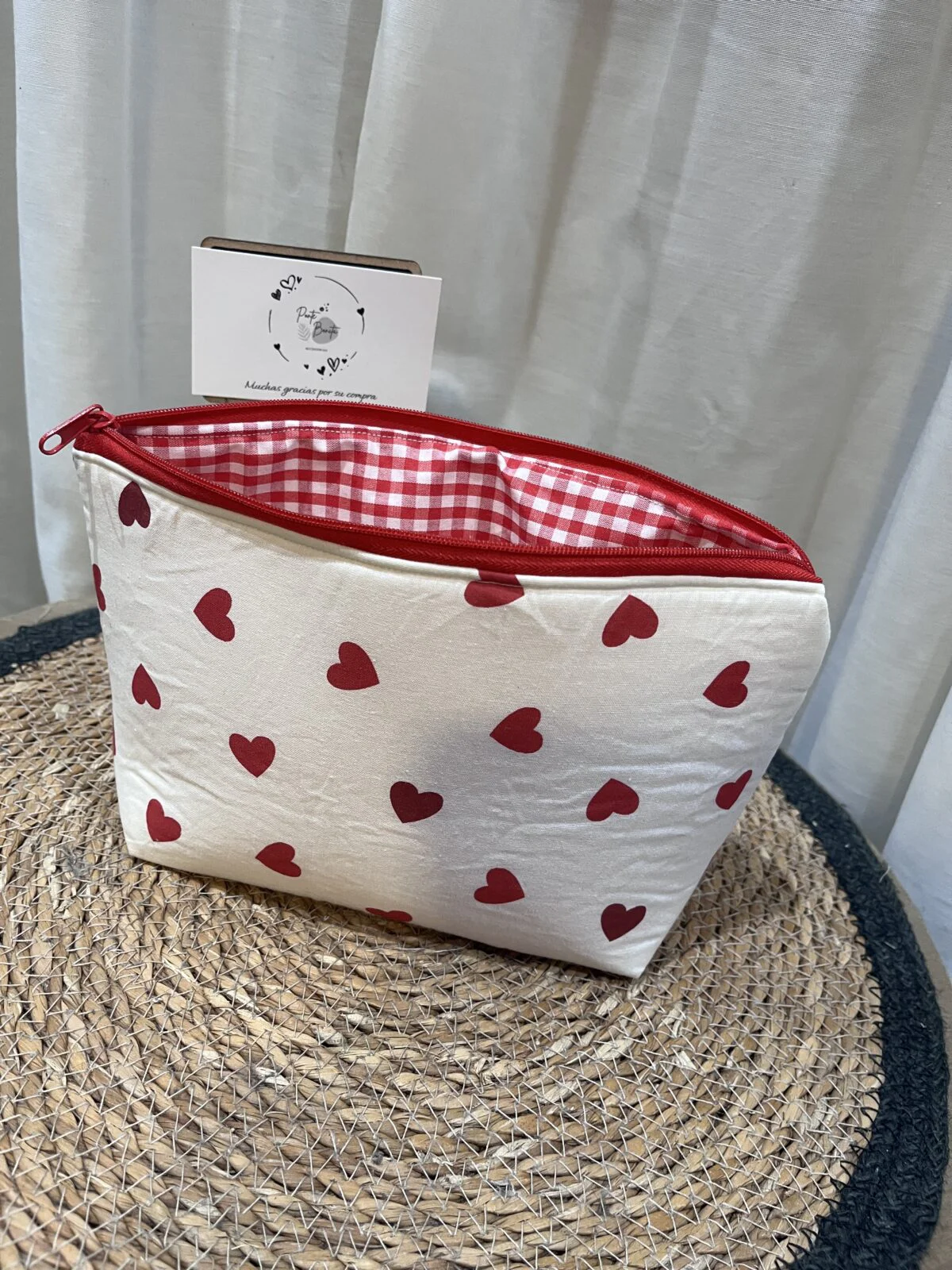 Neceser Corazones con Cuadro Vichy Rojo - Elegancia y Organización - Imagen 2
