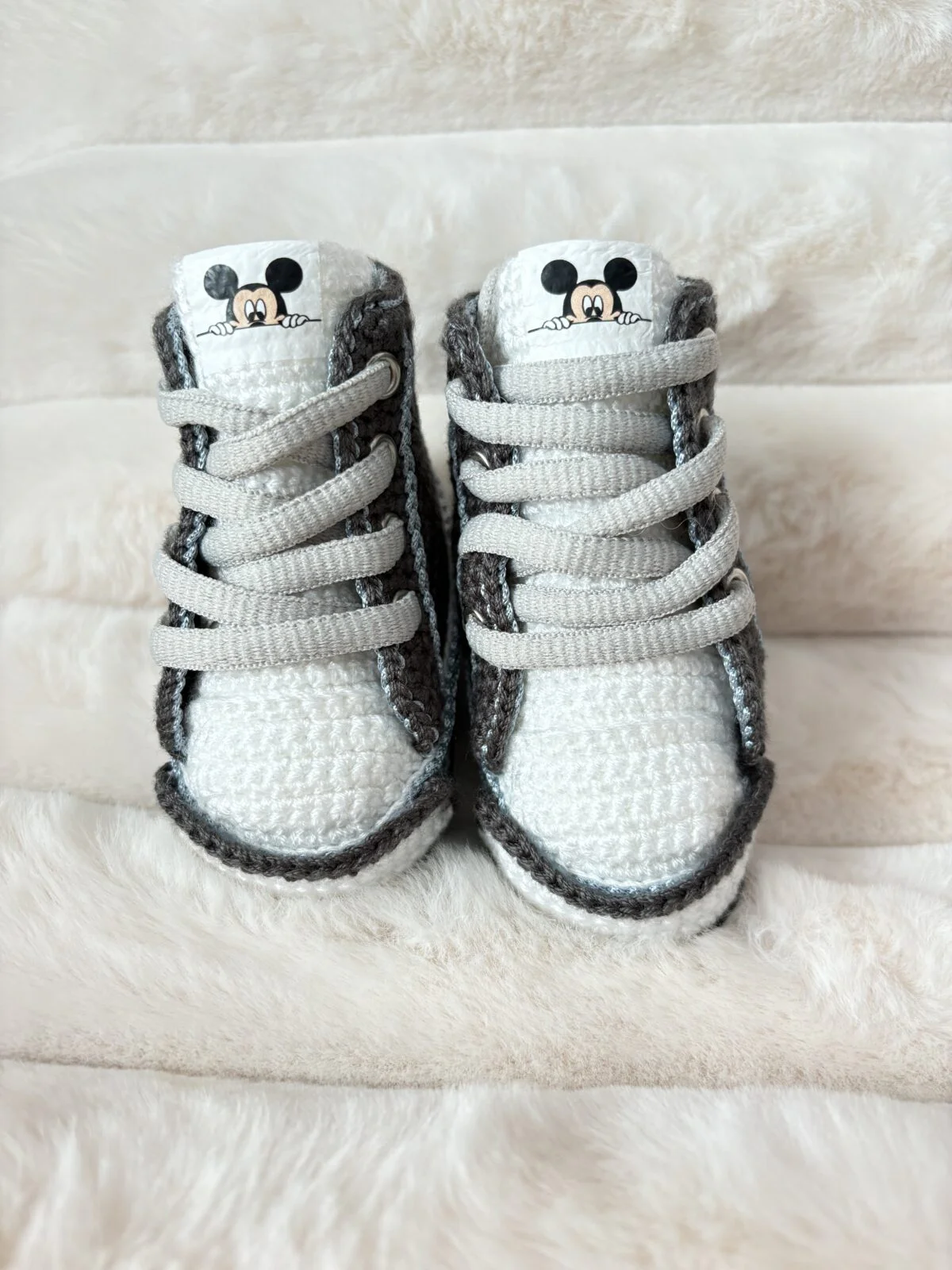 Zapatilla tipo convers a crochet - Imagen 2