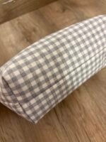 Funda Acolchada Vichy Gris y Blanco para Libro/Tablet + Neceser a Juego - Protección y Estilo - Imagen 3