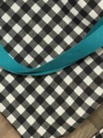 Bolsa Totebag Vichy Negro y Blanco con Asas Turquesa y Funda Acolchada a Juego - Imagen 3