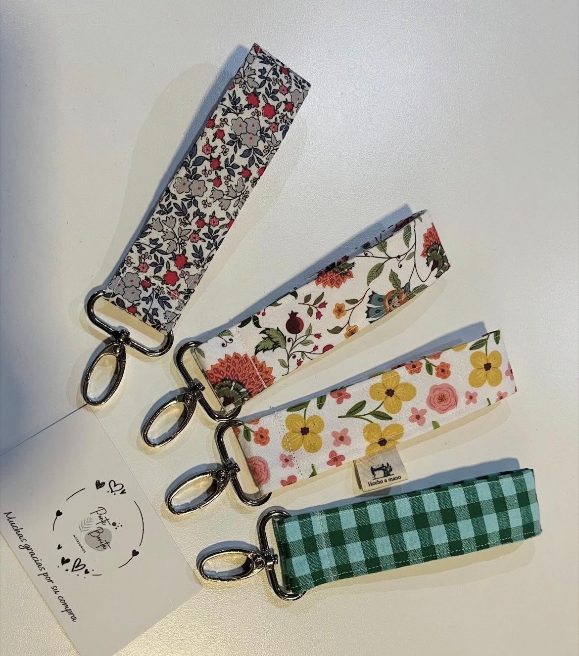 Screenshot Llaveros Alegres y Originales: Dale un Toque de Color a tus Llaves - Imagen 1