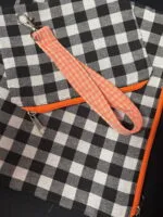 Pack de 2 Neceseres Artesanales de Tela con Forro y Cremallera Naranja Fluorescente y Llavero a Juego - Hecho a Mano en España - Imagen 2