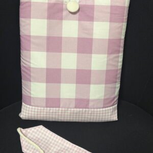 Funda para libro con marcapáginas en tonos lila